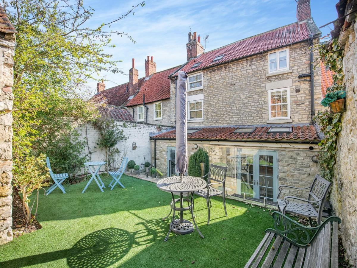 Вилла Ryburn House - Uk43518 Торнтон-Дейл Экстерьер фото